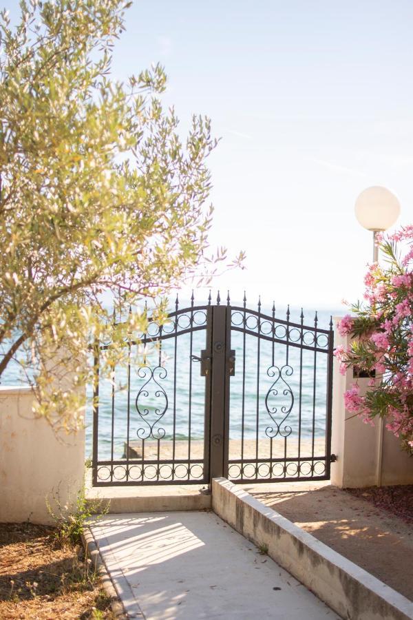 Holiday House By The Sea Vigo ซาดาร์ ภายนอก รูปภาพ